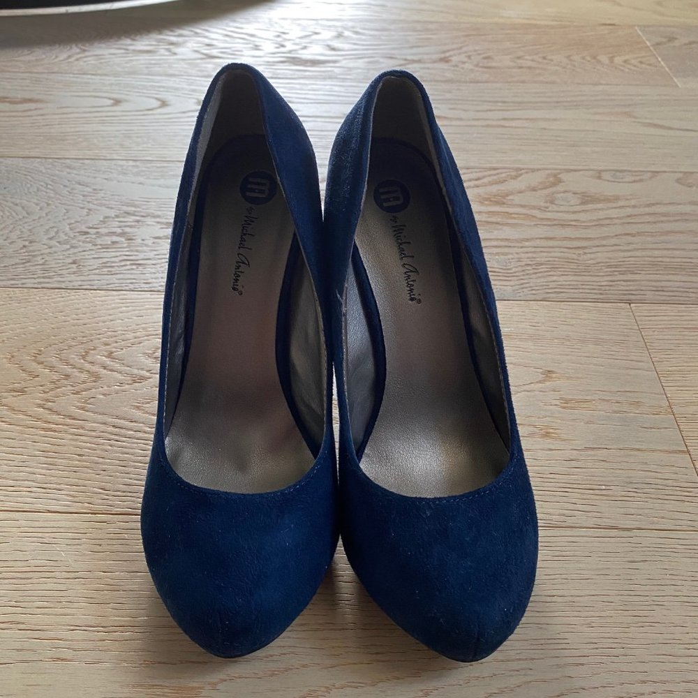 MIchael Antonio platform navy suede pumps